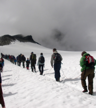 Winter mountain hiking with Farout in Tromsø