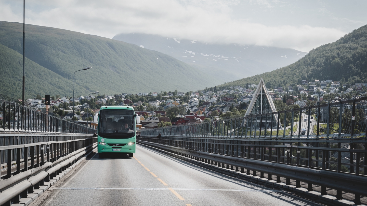 Buss på brua i Tromsø