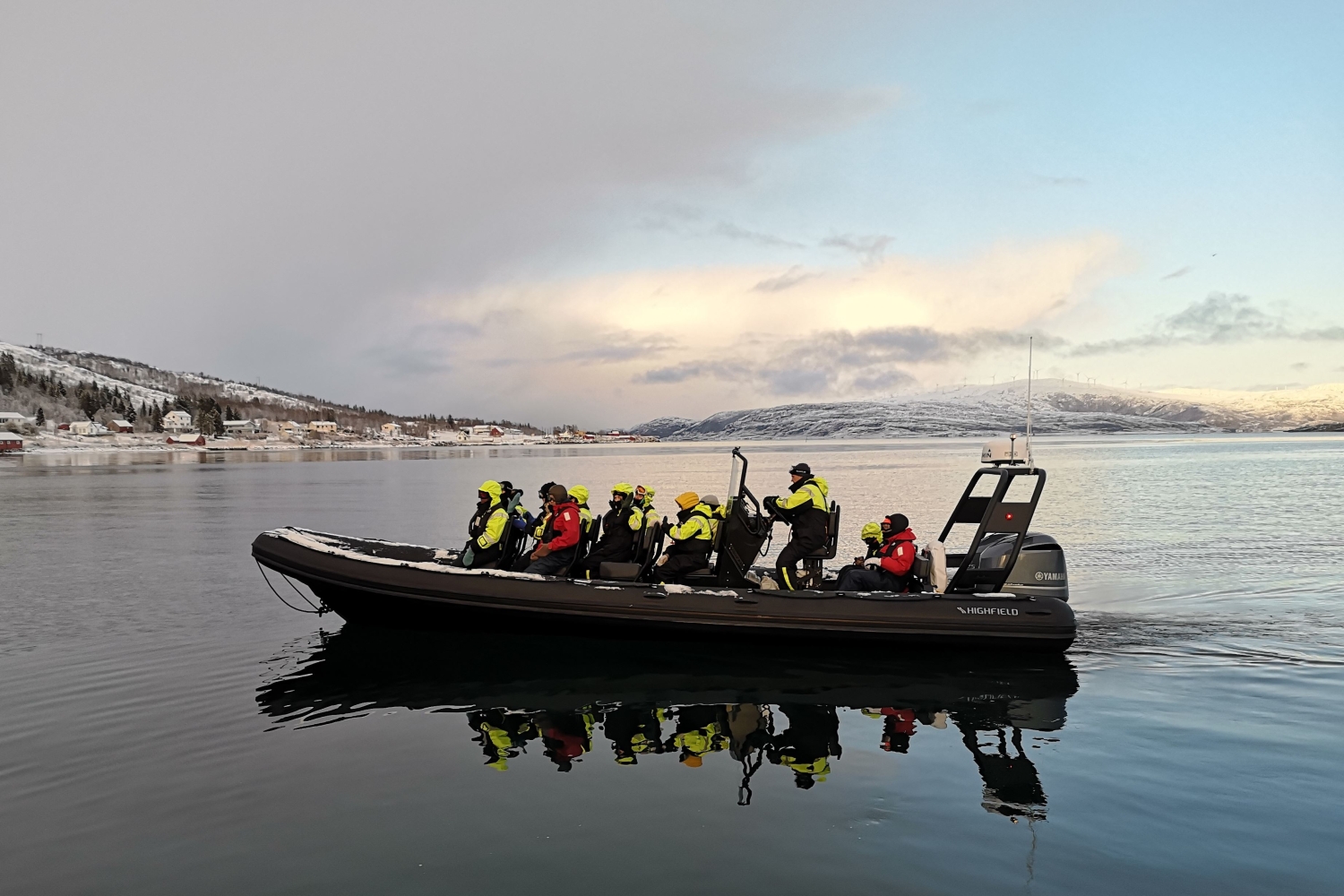 Arctic fjordcruise by car and boat to Sommarøy in a small group