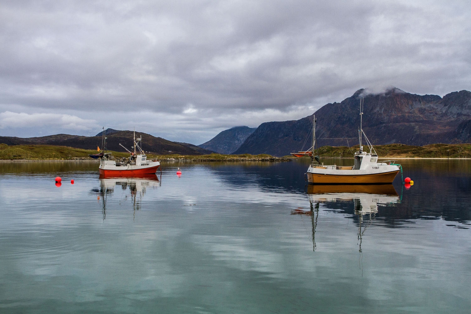 Boats outside Kvaløya