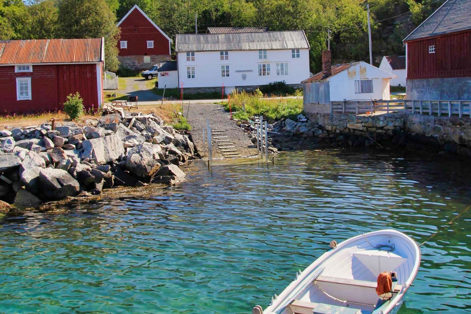 Boat and Skrolsvik kystferie