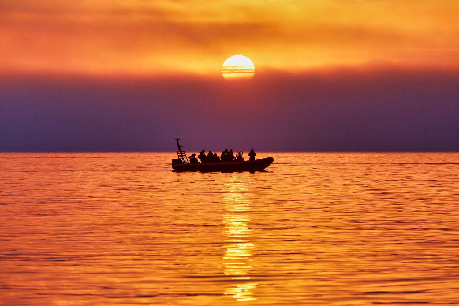 Midnight Sun photo safari by RIB boat