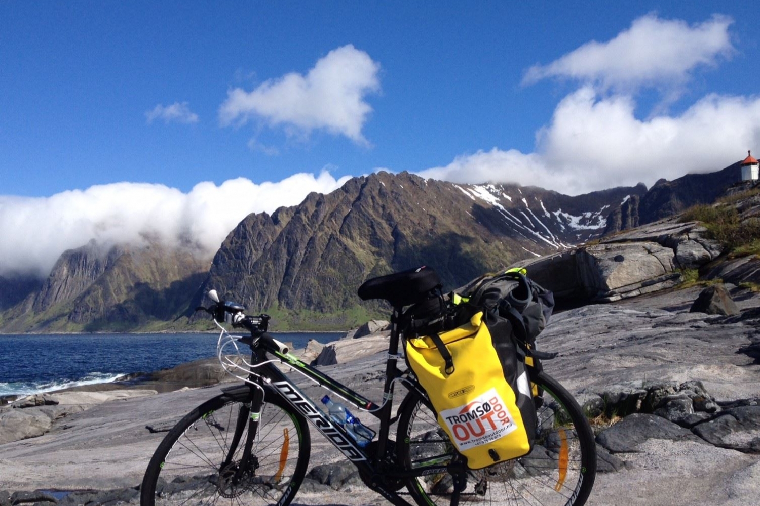 Hiking and biking along the scenic route at Skaland
