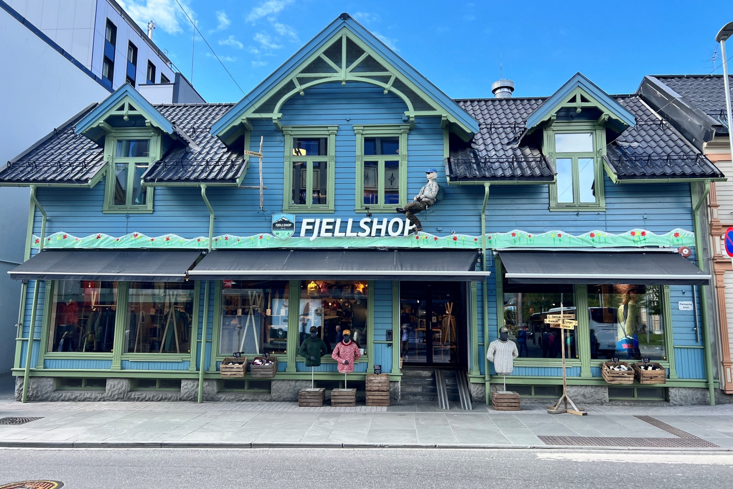 Fjellshop store from the entrance during summer